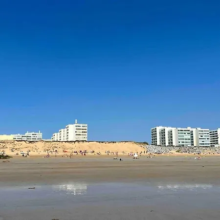 A 100 M De La Avec Parking *