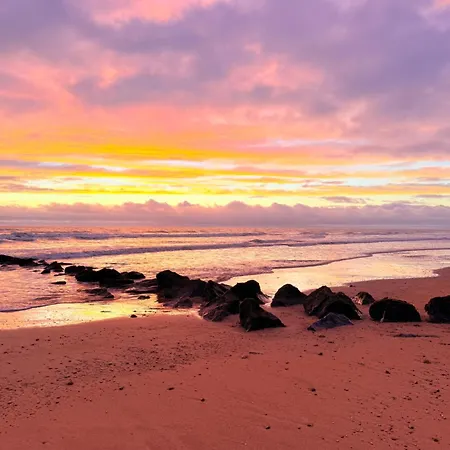 A 100 M De La Avec Parking *