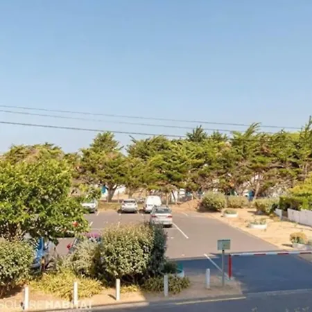 A 100 M De La Avec Parking 생 힐레르 드 리에