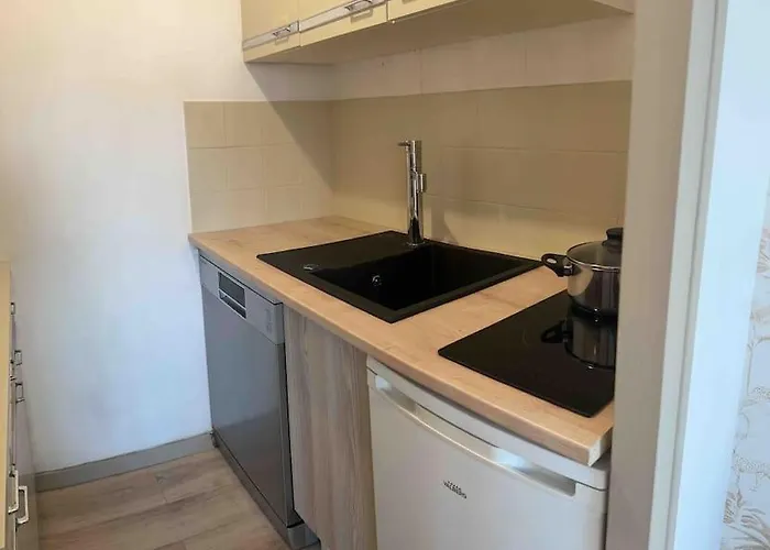 A 100 M De La Avec Parking * 圣伊莱尔·德列