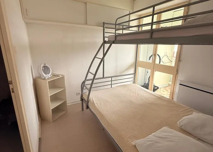 公寓 A 100 M De La Avec Parking